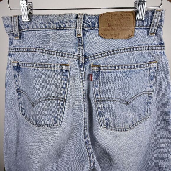 Vintage Levi’s 550 Light Stonewash, Relax Fit Tapered High-Waisted Mom Jeans - Picture 6 of 11